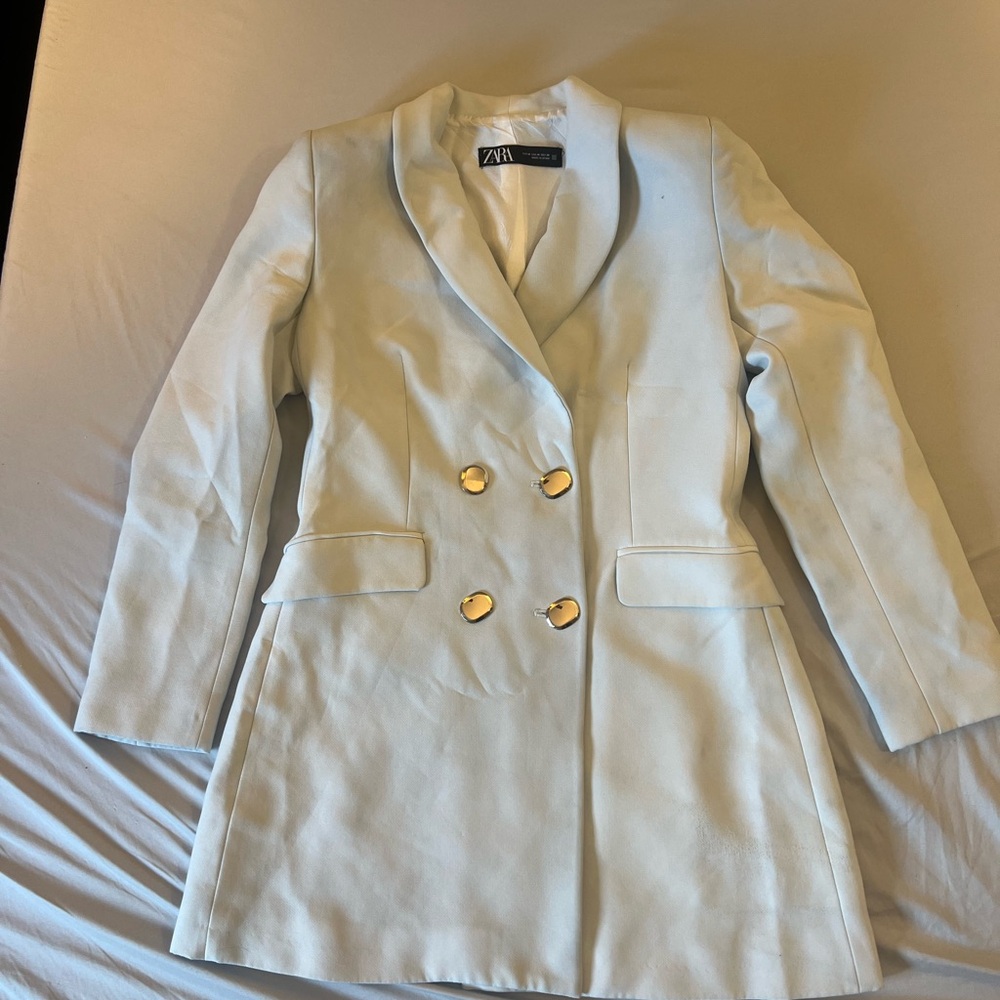 Zara Cream Gold Blazer with Structured Silhouette